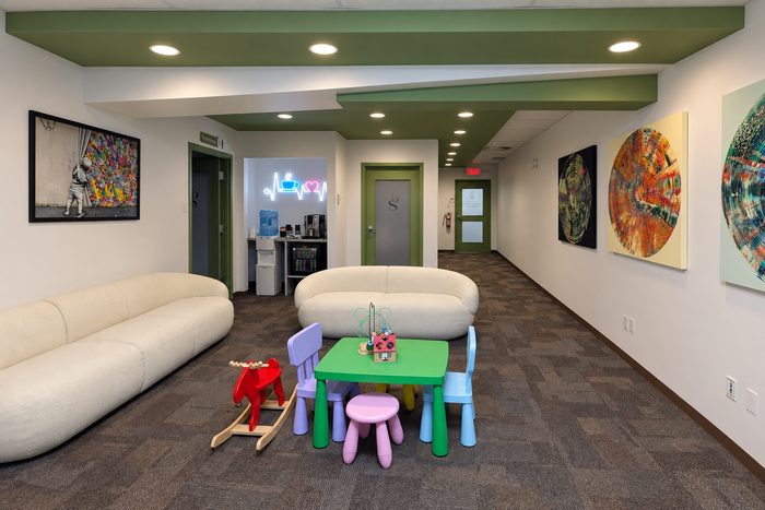 Salle d'attente et espace lounge — Accueil