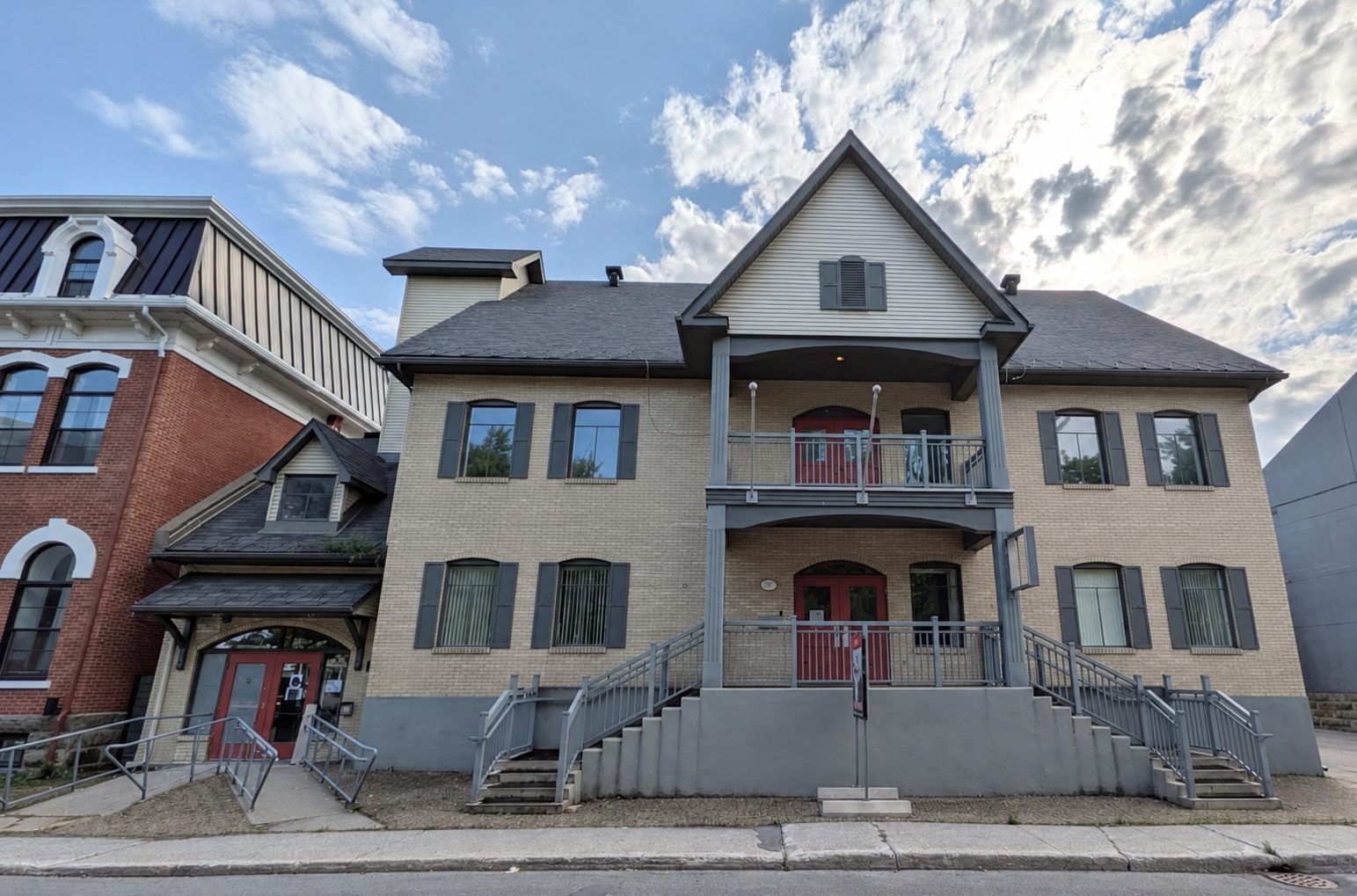 Bâtisse de la Clinique IPS du Palais, 795 avenue du Palais, Saint-Hyacinthe